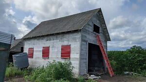 TINY House or Accessory dwelling w LOFT 25 X 16 X 19&#039;  (Old Cider Barn)  800 sf