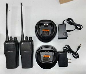 2 Motorola CP200 AAH50SDC9AA2AN 16 Channel UHF Radio 465-495 MHz