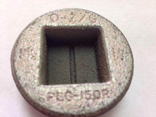 Gedney PLG-150R PLG150R  1-1/2&#034; Recessed Hole Plug Close up