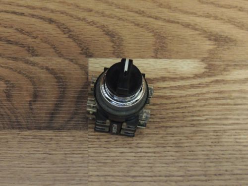 Cema 3-Position Momentary Selector Switch w/ 4 contacts !!