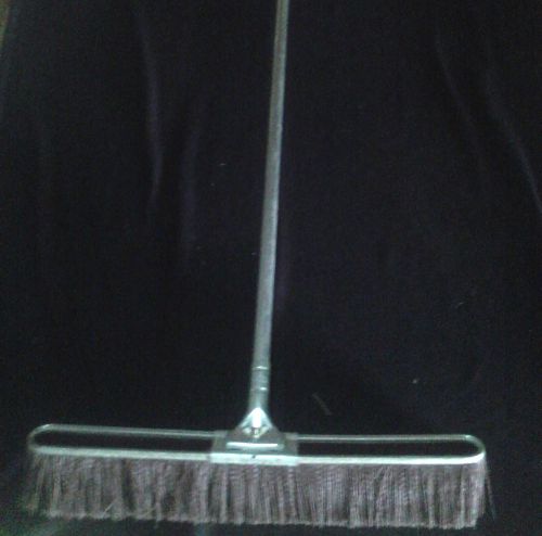 Bruske Brush™ 23”  Coarse Push Broom with Steel Handle, Brown