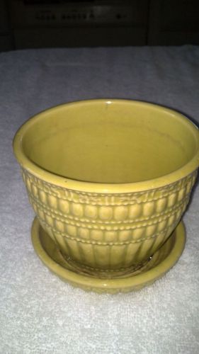 Vintage Mid-Century McCoy USA Art Pottery Light Green Bead Flower Pot Saucer _