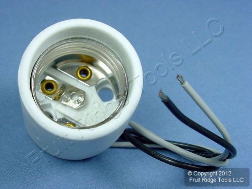 Leviton Porcelain Light Socket Lamp Holder Medium E26 660W 250V Bulk 70036-12