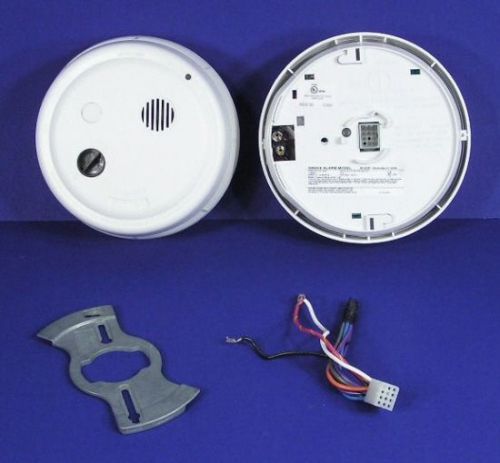 * Gentex 9123F Photoelectric Smoke Detector Alarm 9000 Series + Wires + Manual *