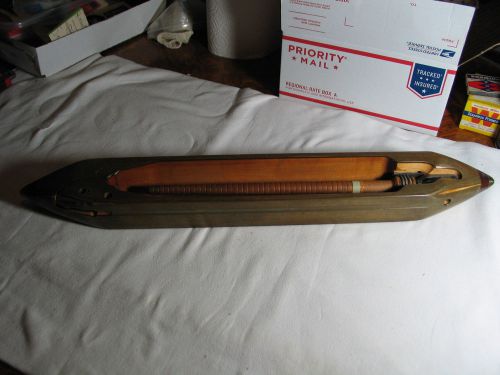 Vintage Large 24&#034;long Textile Shuttle.  great condition, with Quill.