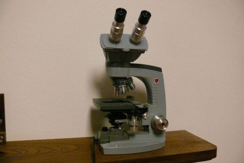 AMERICAN OPTICAL COMPOUND MICROSCOPE MODEL 1037; PRISTINE;APPEARS NOT USED