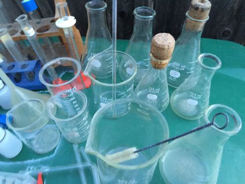 PYREX LOT GLASS LAB SCIENCE - CHEMISTRY