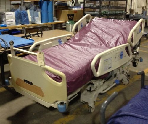 Hill-rom totalcare spo2rt® 2 therapy bed - good condition for sale
