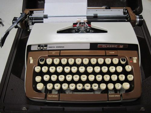 Smith-Corona Classic 12 Vintage TypeWriter with case