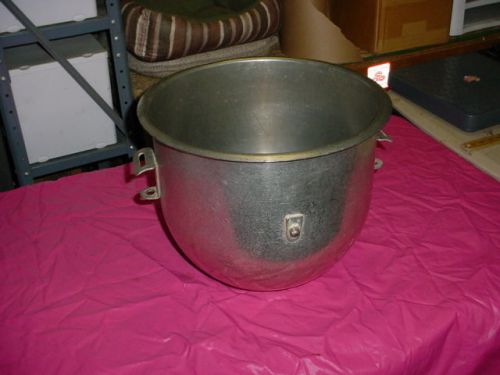Decent nice  hobart   a 200  mixer stainless steel bowl 1 owner no res #1 for sale