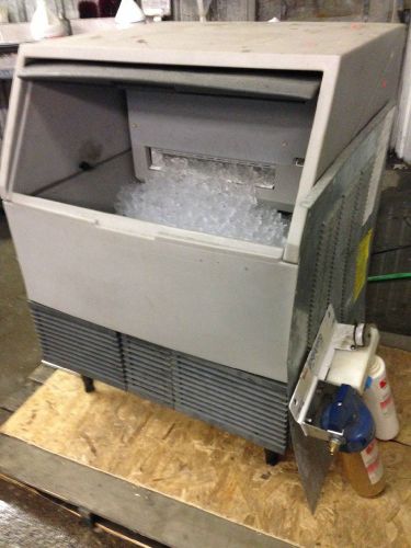 Undercounter Ice Machine