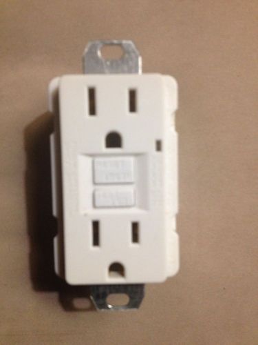 GFI Outlets With Test and Reset Buttons (Lot of 5)