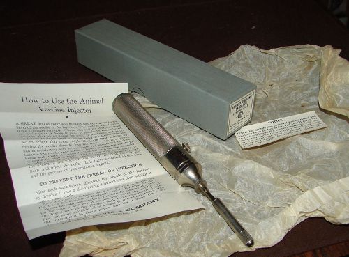 Syringe Antique Parke, Davis &amp; Co. No. 17 Animal Vacine Injector with box