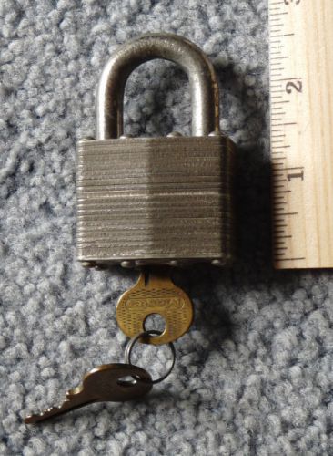 Older master #1 padlock - 7/8&#034; shackle - 2 working keys - made in usa (lot 311) for sale