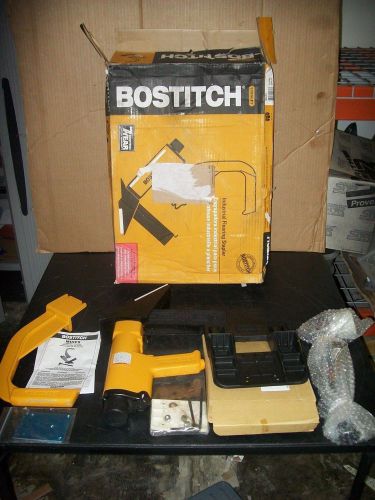BOSTITCH MIIIFS 1-1/2-Inch to 2-Inch Pneumatic Floor Stapler