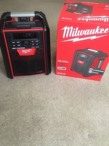 Milwaukee 2792-20 m18 18 volt jobsite radio/charger slightly used l@@k shipsfree for sale