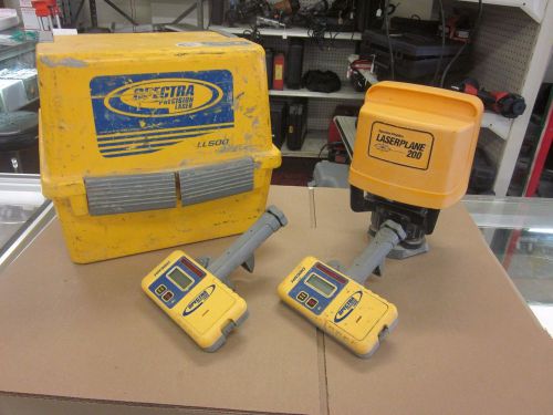 Spectra Precision Laser LL500 Self-Leveling Laser Level With 2 receivers &amp; Case