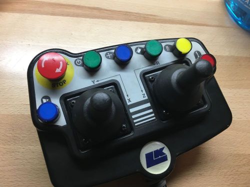 LK CMM controller handbox used with cord and connector