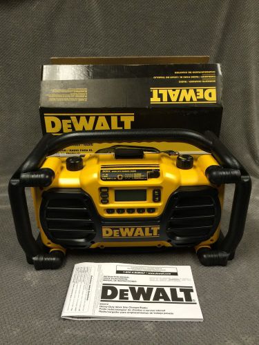 Dewalt DC012-CL  Work Site Radio w/ Charger &amp; (2) 18v Batteries