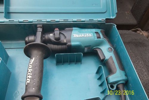 Makita HR1830F 4.2 Amp 11/16&#034; Rotary Hammer Drill W/Reverse LED Light CLEAN NICE