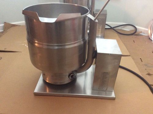 VERY NICE GROEN TDB-40 TABLE TOP KETTLE WITH A FEW NEW PARTS