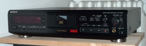 Sony Digital audio Tape Deck DTC-ZE700 for Dat Recorder super rare
