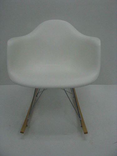 new HERMAN MILLER EAMES Molded Plastic Armchair Rocker Base Beautiful