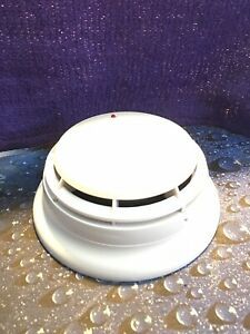 Simplex 4098-9757 Addressable Smoke Detector with a 4098-9788 Base