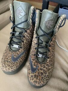 Lebron Nike Leopard 11NSW Men Size 10 Sneakers