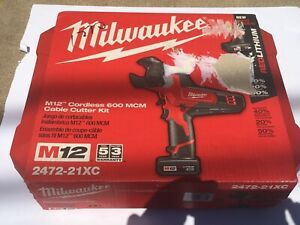 Milwaukee 2472-21XC M12 600 MCM Cable Cutter - Red