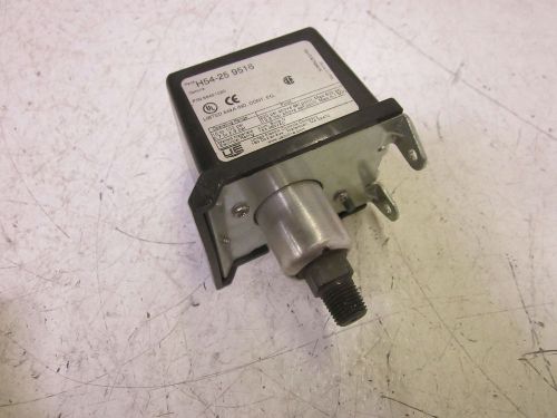 UNITED ELECTRIC H54-25 9516 PRESSURE SWITCH 15A 480VAC *NEW OUT OF A BOX*