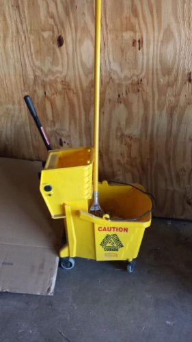 Rubber Maid Commercial Mop Bucket