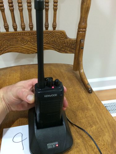 Kenwood TK-260G VHF 146-174 MHZ 5 Watt 8 channel Portable Radio