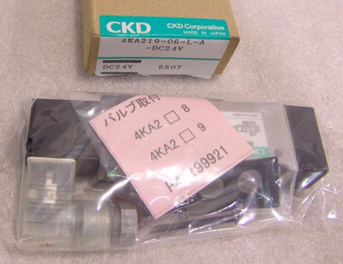Pneumatic solenoid valve , manifold CKD 4KA219 unused