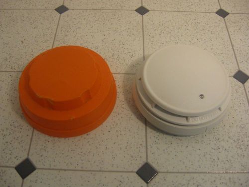 Simplex 4098 - 9788 Smoke Automatic Fire Detector with base and cover 100 DEG
