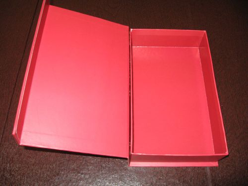 NEW Red Gift Boxes 9&#034; L x 5.5&#034; W x 2&#034; D w/Magnetic Closure LOT of 20 Pcs