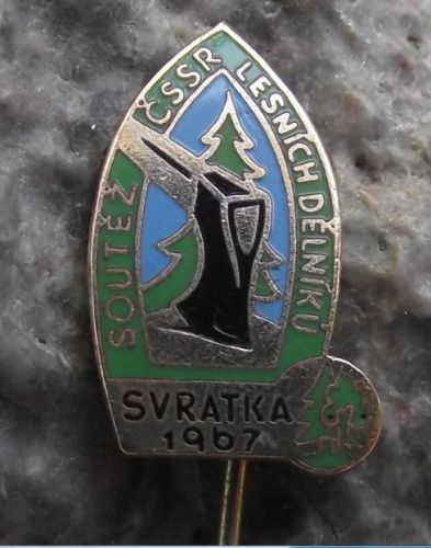 1967 Czech Championships Chainsaw Forestry Woodsman Competition Axe Pin Badge
