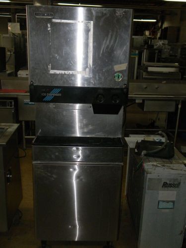 Hoshizaki 450 Pound Ice Maker/Water Dispenser
