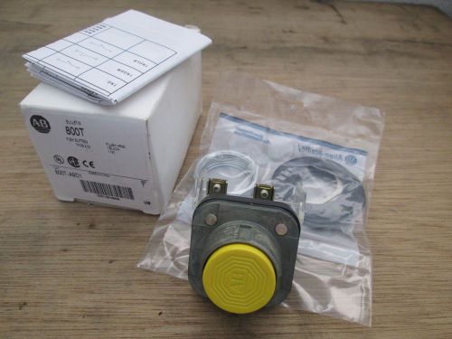 NIB Allen-Bradley Flush Head Yellow Push Button 800T-A9D1