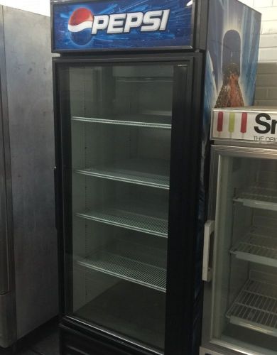 Used true gdm-26 refrigerated cooler merchandiser refrigerator for sale
