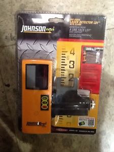 New! JOHNSON AccuLine Pro 40-6700 One-Sided Laser Detector with Clamp