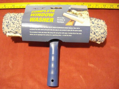 (2989.) Scrubber &amp; Squeegee All-In-One Window Washer