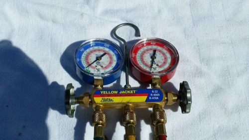 LIGHTLY USED YELLOW JACKET GAUGES WITH HOSES , EXCELLENT CONDITION