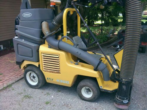 TENNANT ATLV 4300 ALL TERRAIN LITTER VAC