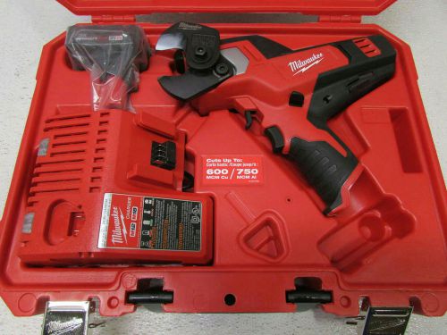 Milwaukee M12 Cordless 600 MCM Cable Cutter Kit 2472-21XC