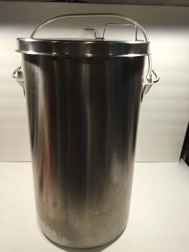 Vollrath 59200 Stainless Steel Covered 20 Qt. Ice Cream / Tote Pail