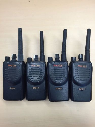 Lot of 4 Used Mag One BPR40 AAH84RCS8AA1AN 8CH 450-470MHz Portable Radi