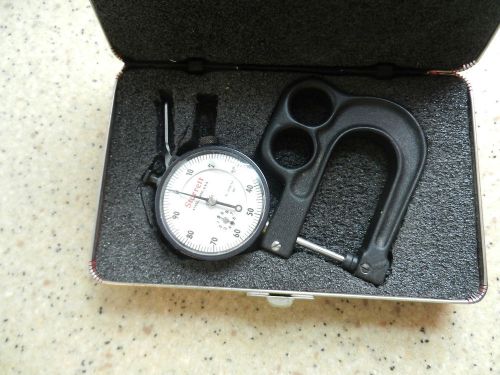 STARRETT NO 1015B-441 PORTABLE THICKNESS DIAL INDICATOR GAUGE .001  1&#034; W/CASE