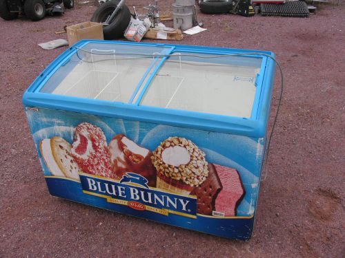AHT Ice Cream Display Cabinet Model (RIOS125) Freezer Blue Bunny