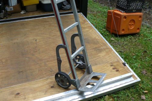 Maglinner hand truck